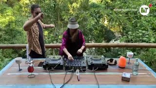 Watch DeepHouse District live online