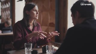 Watch La Trois live online